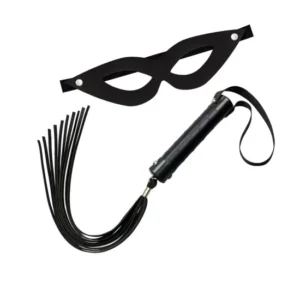 Kit Luxo com Chicote Reforçado e Máscara Tiazinha em Couro Sintético na Cor Preta Brasil Fetiche.